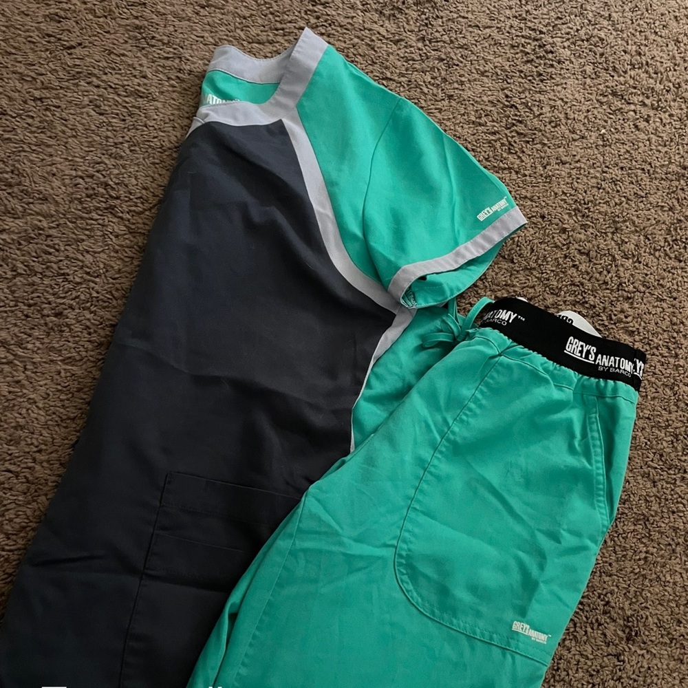 Women’s Scrub Sets